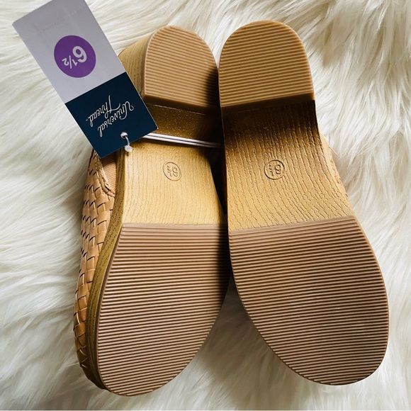 *DONATED* NWT Magnolia Wood Block Heeled Clogs Mule Slip On Woven Light Brown - Picture 5 of 15